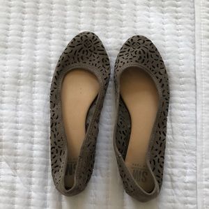 SM NEW YORK Suede Tan Flats